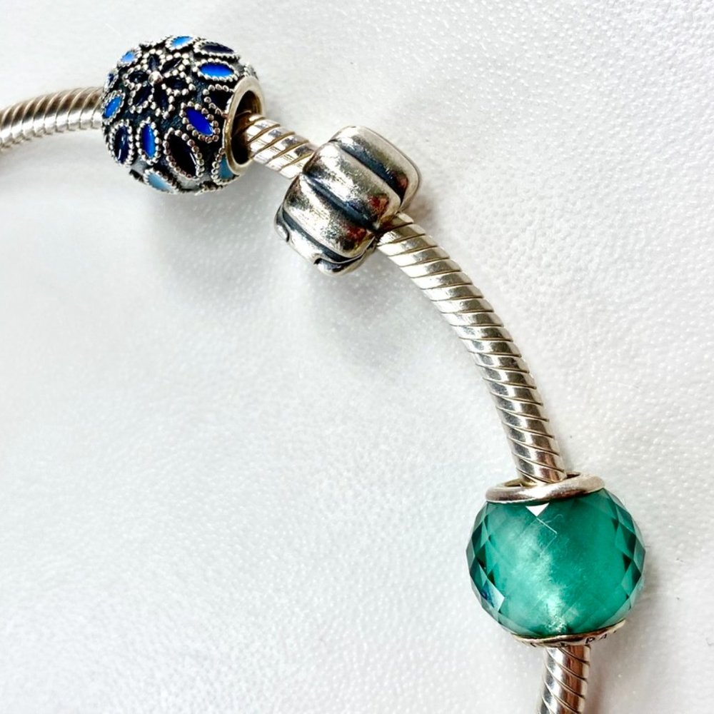 Pandora Moments Snake Chain Bracelet (6.7 Inches) + 2 Charms + 2 Clip Charms - Picture 3 of 3